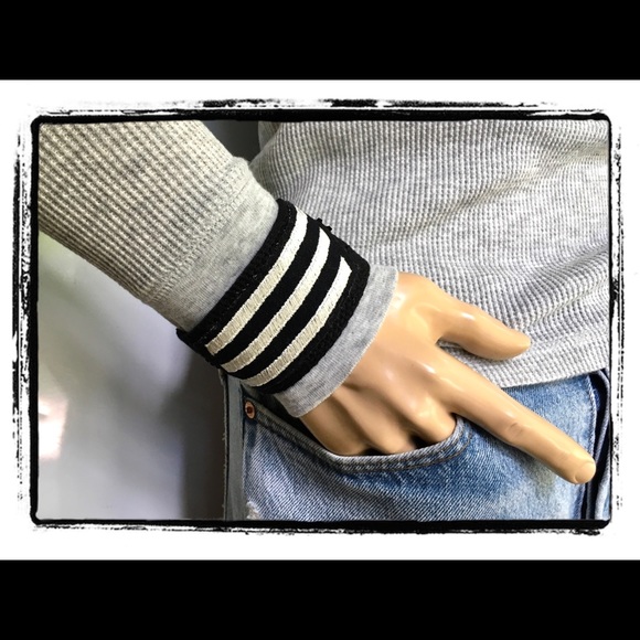 ๐บ๐ธ BLACK WHITE SERVICE STRIPES CUFF BRACELET๐บ๐ธ - Picture 1 of 6